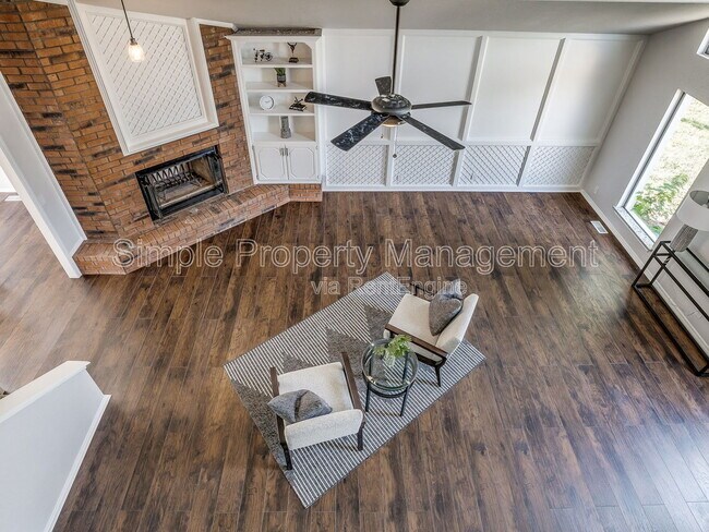 Building Photo - 2320 Yellowstone Dr