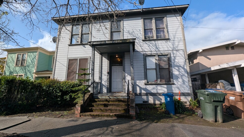 Building Photo - 1304 Estudillo St