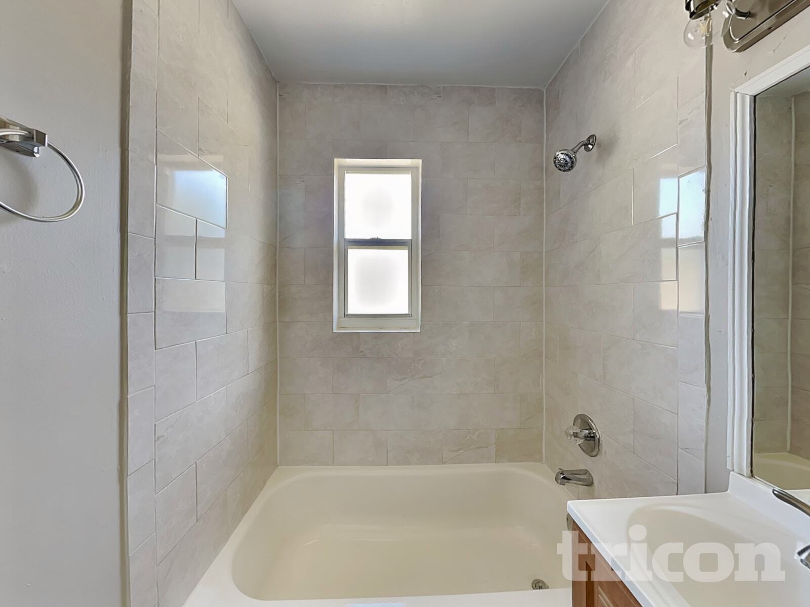 Building Photo - 3909 W Wallace Ave