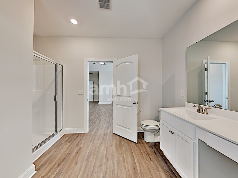 Building Photo - 160 Legacy Dr