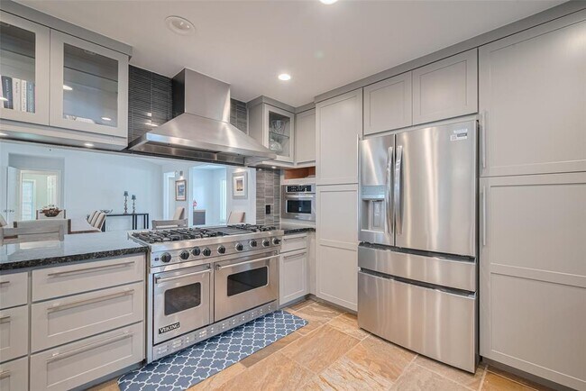 Building Photo - 13622 Comely Ln