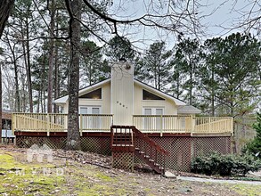 Building Photo - 13001 Lakeview Pkwy