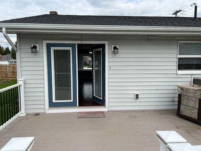 Building Photo - 2103 Circleville Rd