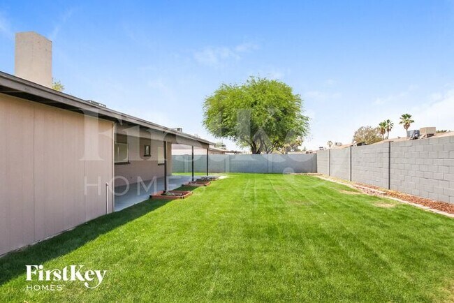 Building Photo - 3720 W Grovers Ave