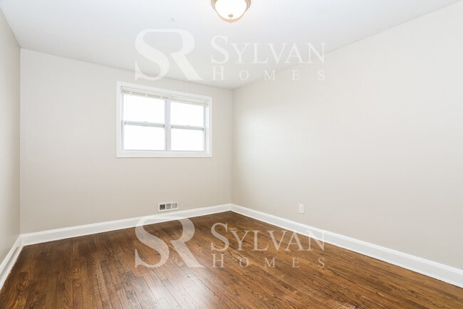 Building Photo - At Last, This Is What You Have Been Searching For!