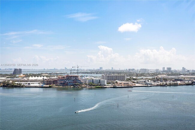 Building Photo - 465 Brickell Ave