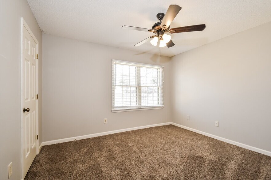 Building Photo - 1790 Malabar Dr