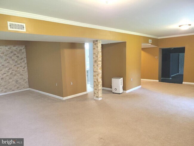 Building Photo - 1108 Swan Creek Rd