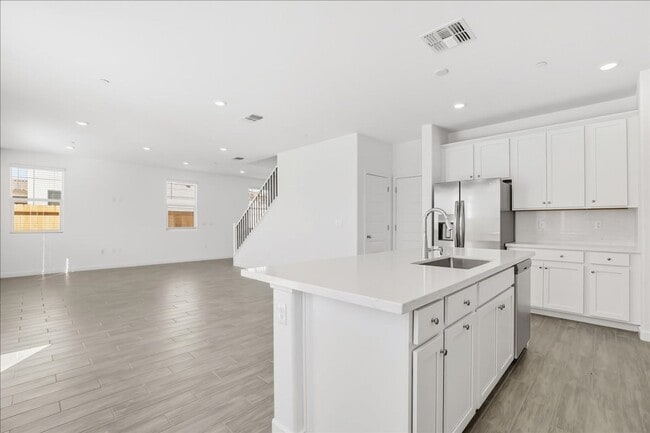 Building Photo - 1052 Lost Creek Ranch Dr