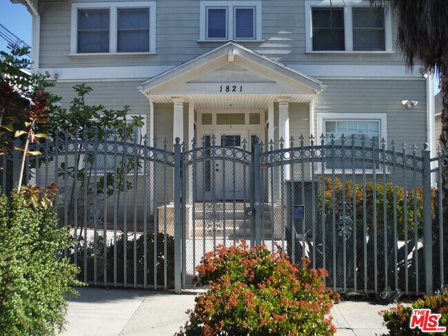 Building Photo - 1821 W 12th Pl