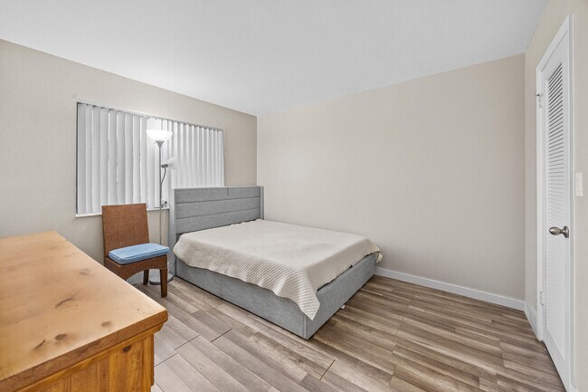 Building Photo - 4539 Luxemburg Ct