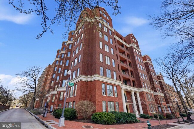 Building Photo - 955 26th St NW