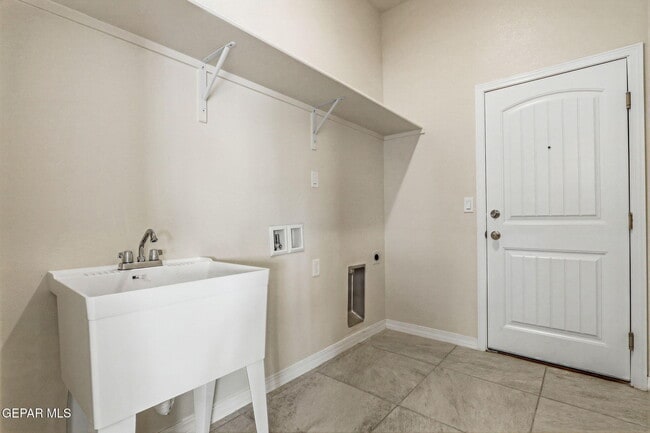 Building Photo - 904 Keenland Ave