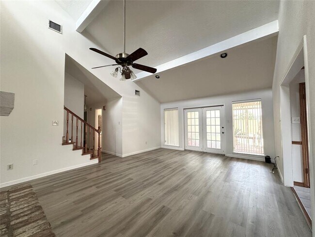 Building Photo - 6102 Howland Ct