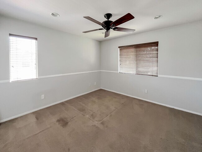 Building Photo - MUST SEE! Beautiful 3 bedroom + Loft + Office Space (or convert to 4th bedroom) + Large Backyard ...