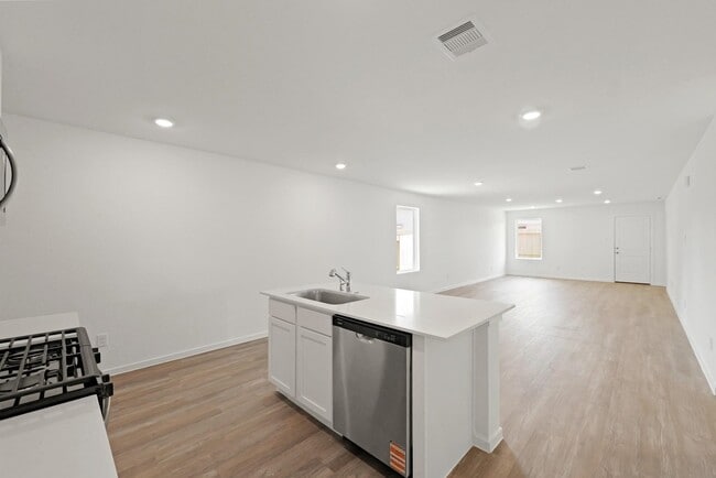 Building Photo - 14316 Leafy Willow Dr