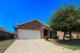 Building Photo - 609 Canoe Way