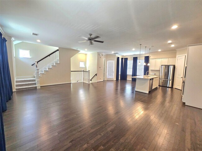 Building Photo - 9610 Knights Station Dr