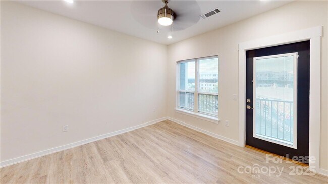 Building Photo - 3630 N Davidson St