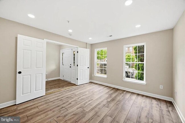 Building Photo - 3706 Singleton Terrace