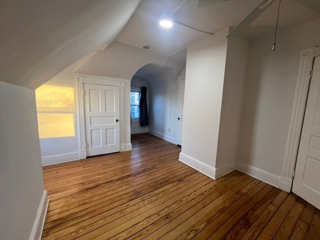 Building Photo - Brookland Grand 4917 sqft 8bd 3.5bth Home | Huge Front Porch | Large Back Yard