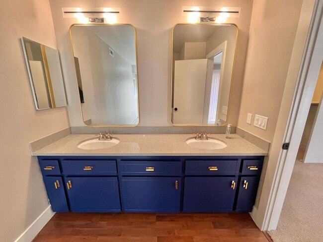 Building Photo - Newly Remodeled & Full of Character!