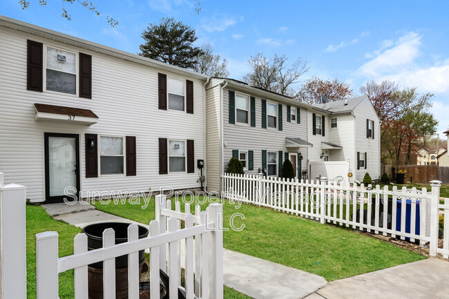 Building Photo - 37 Berkshire Rd