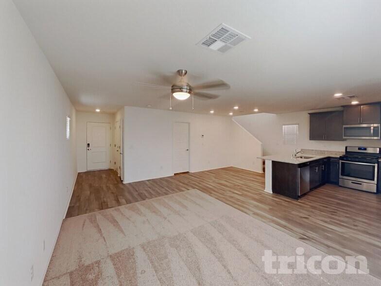 Building Photo - 4944 Amberlyn St
