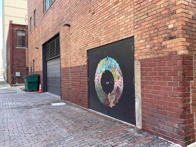 Building Photo - 112 W Washington Blvd