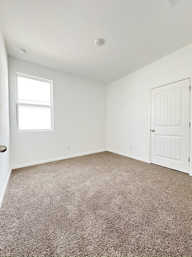 Building Photo - 1011 Drago Dr