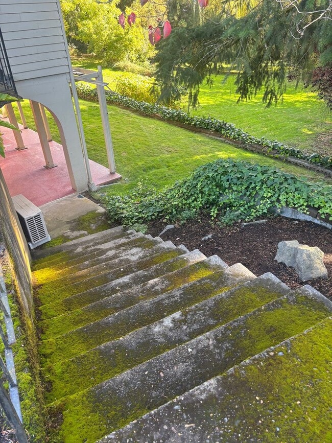 Building Photo - Enjoy 1.125 Acres near Downtown McMinnville