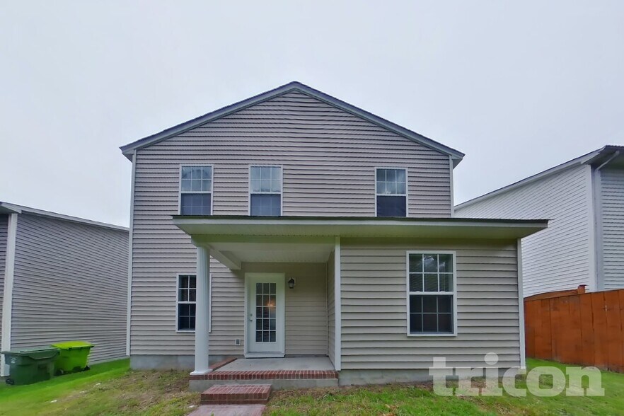 Building Photo - 324 Valley Heights Ln