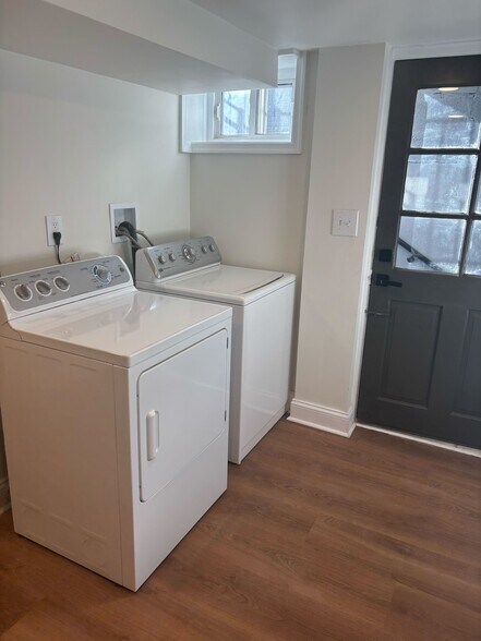 In-Unit Washer/Dryer - 1831 Deveron Rd