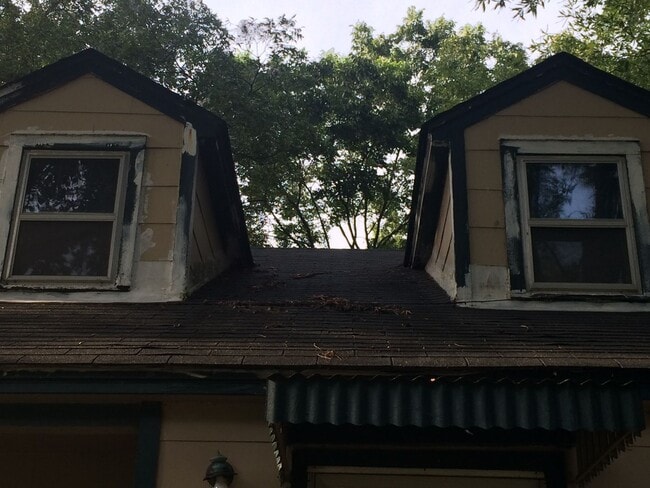 Building Photo - 2107 Campbell St