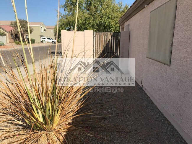 Building Photo - 2643 S 84th Gln