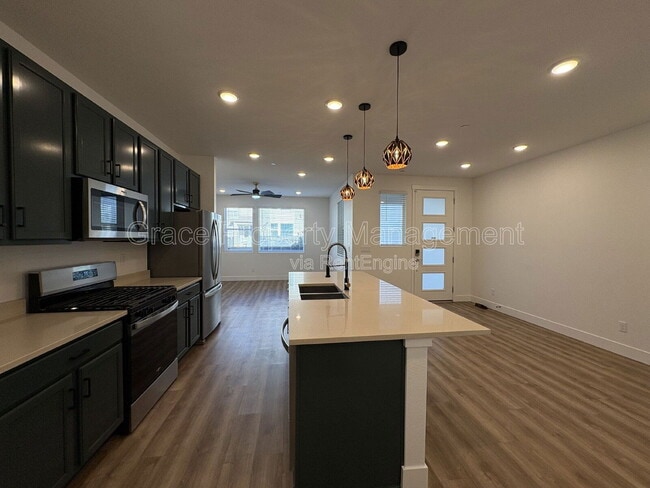 Building Photo - 2657 W 68th Pl