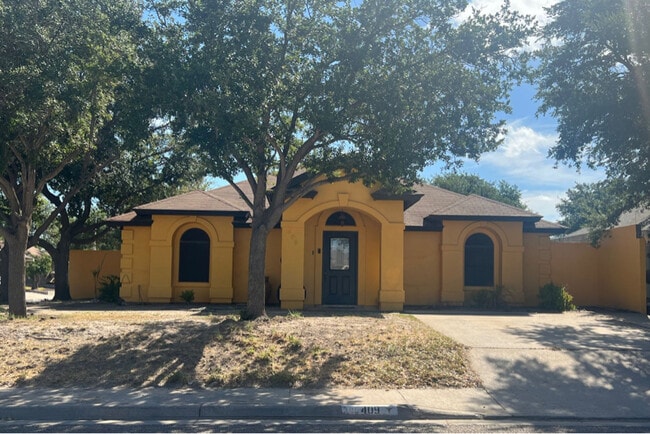 Building Photo - 409 Gaucho Ln