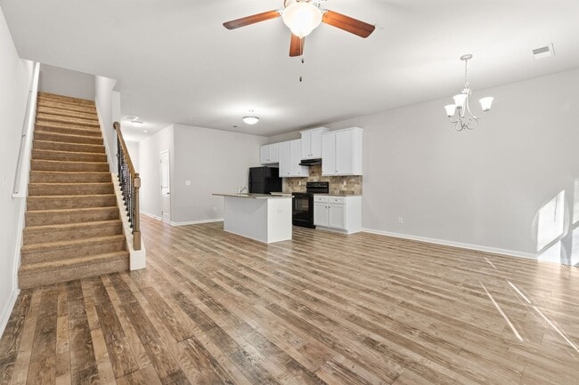 Building Photo - 3 bed 2.5 bath Townhome in Jonesboro!