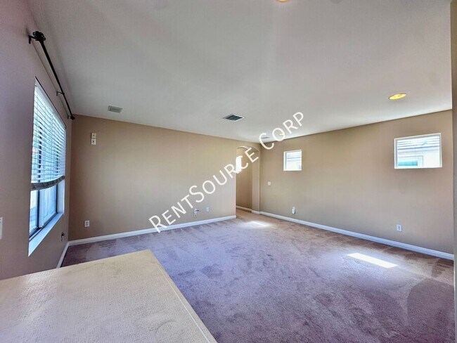 Building Photo - 5053 Woodbridge Ln