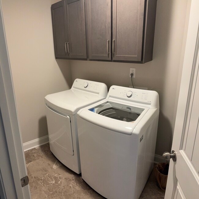 Building Photo - 207 Barra Dr