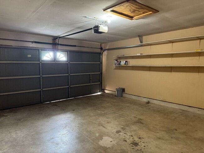 Building Photo - 8003 Chestnut Manor Dr