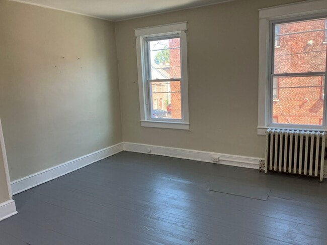 Building Photo - 116 N Marshall St