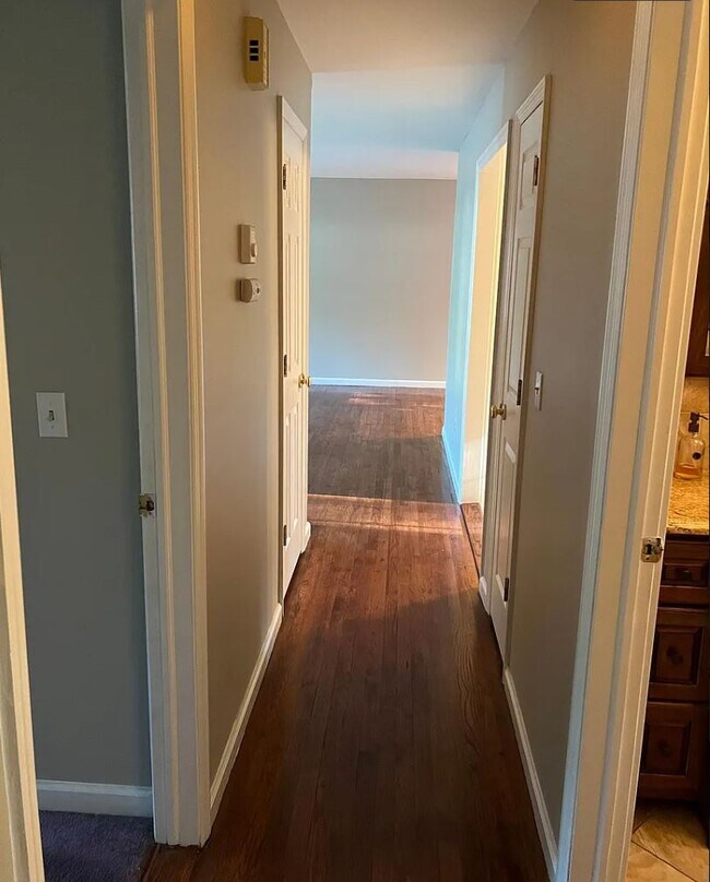 Building Photo - 304 Hewlett Ave