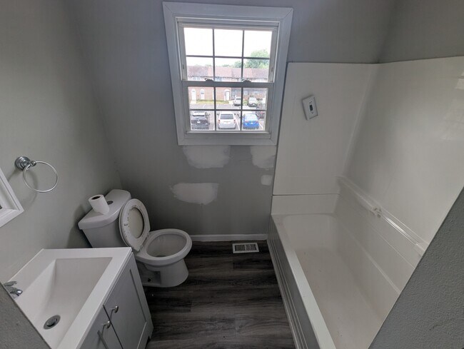 Building Photo - 225 Via Cascata Dr