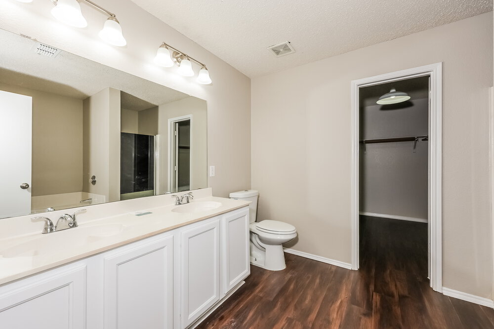 Building Photo - 3115 Teodoro Dr