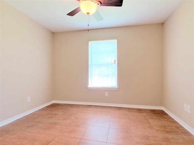 Building Photo - 10962 Buffum St