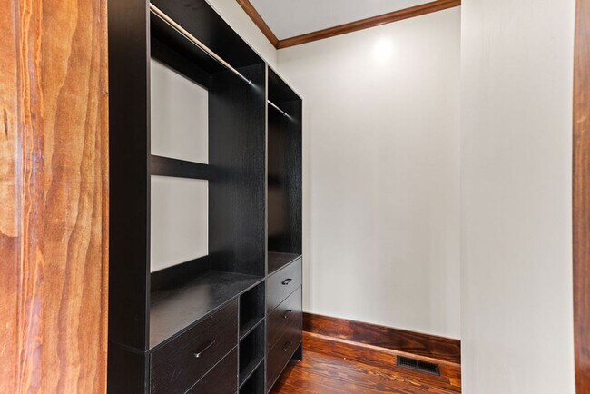 Building Photo - Beautiful 2 Bedroom 2 Bathroom Near Down Town Loveland