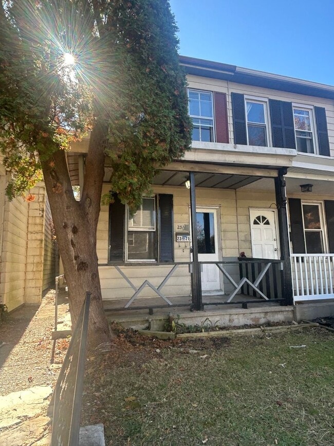 Building Photo - 3 Bedroom Duplex in Penbrook Boro.
