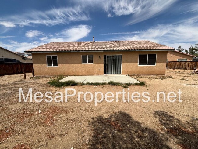 Building Photo - 15307 Ross Dr