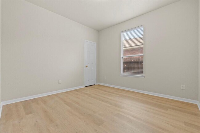 Building Photo - 13935 Maleewan Ln